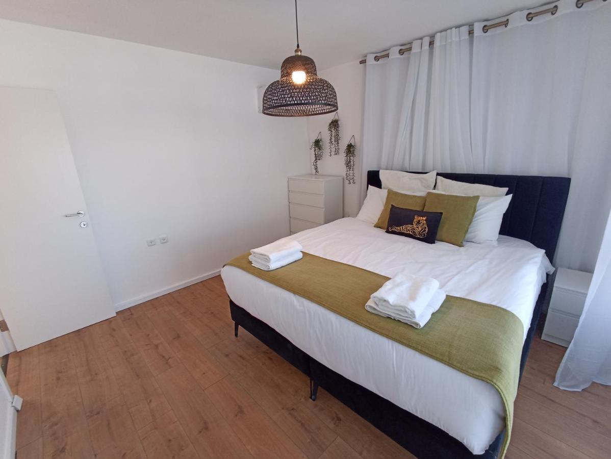 Yalarent Ivy Villa With Private Pool 엘라트 외부 사진
