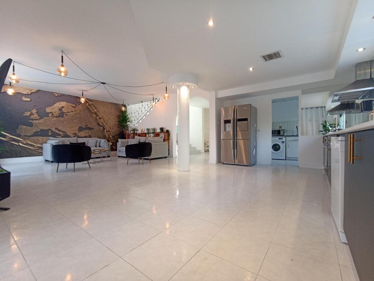 Yalarent Ivy Villa With Private Pool 엘라트 외부 사진